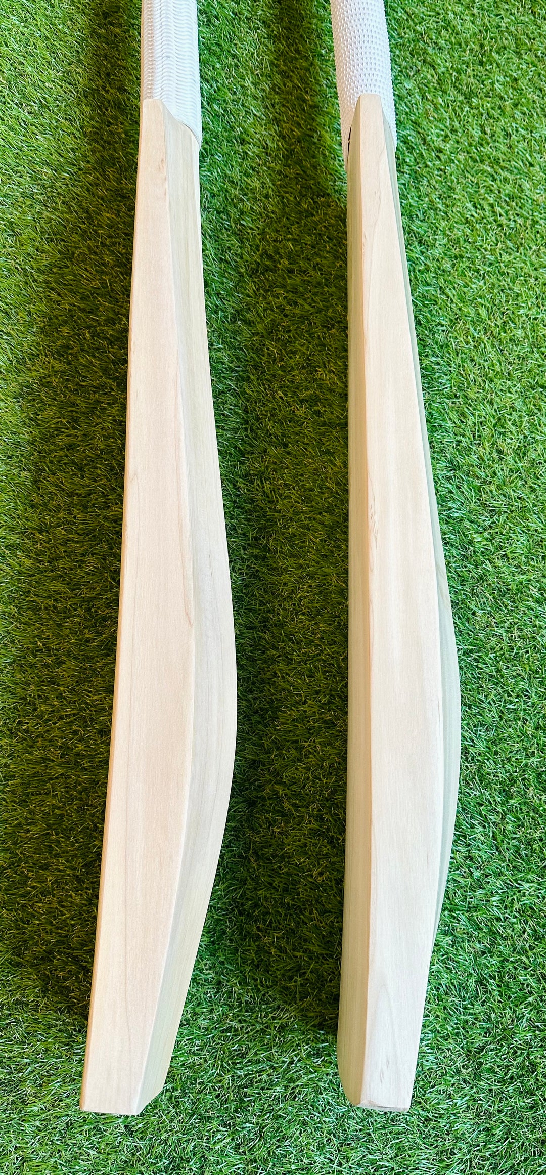 Plain Grade 1 English Willow Cricket Bats | Full Spine Profile | 40mm edges