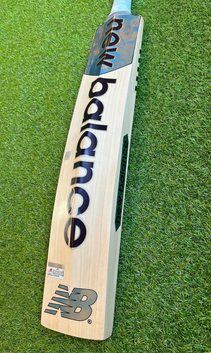 New Balance DC 590 Cricket Bat