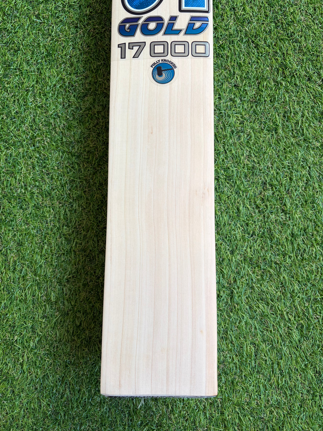 CA 17000 Gold Cricket Bat | 40mm Edges