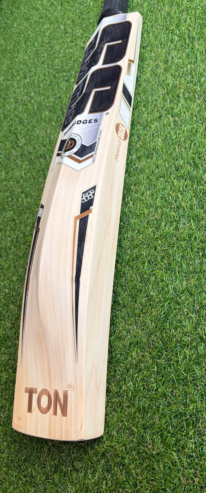 SS TON Limited Edition Players Cricket Bat
