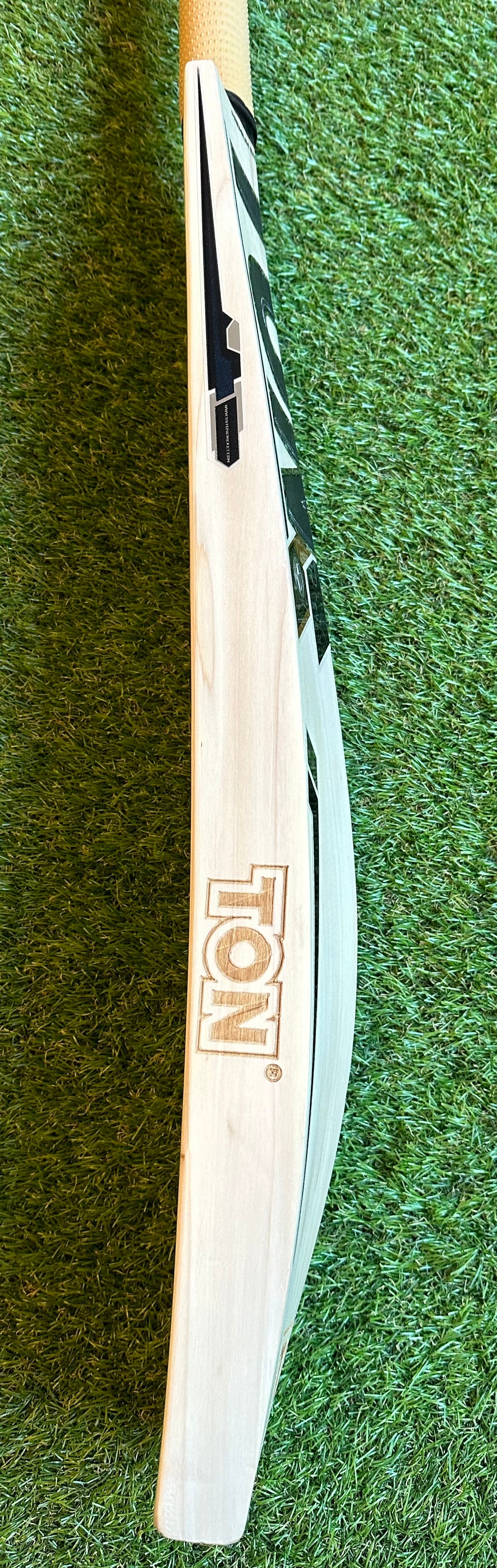 TON Gutsy Edition Cricket Bat | Lightweight