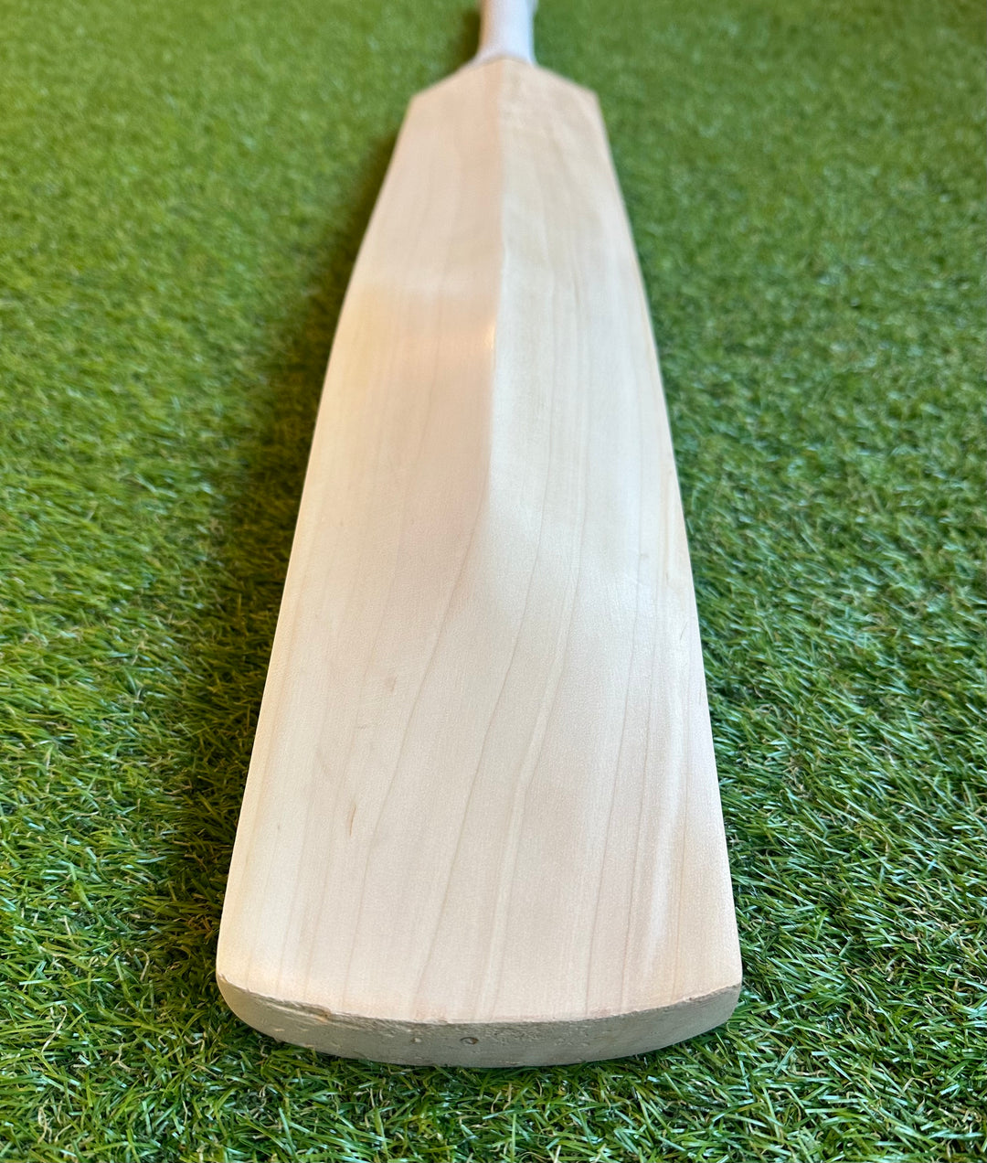 Plain Grade 2 English Willow Cricket Bat | Full Profile