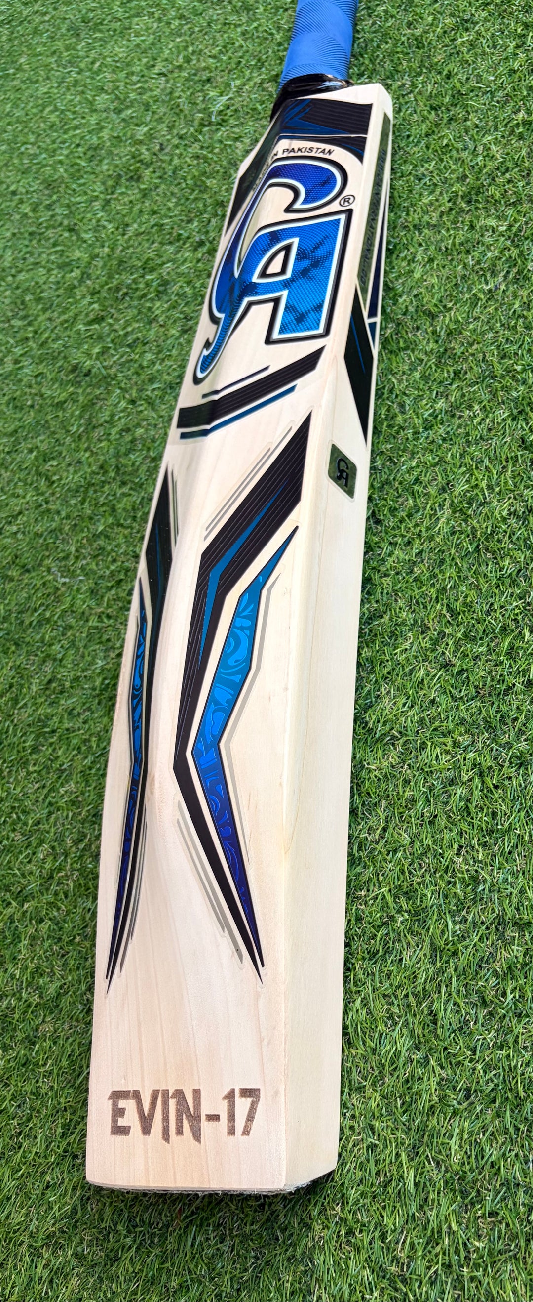 CA 17000 Gold Cricket Bat | 40mm Edges