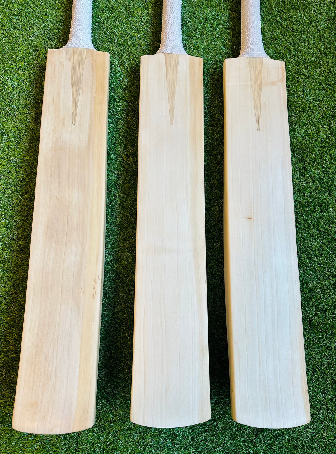 Plain Custom Grade 2 Cricket Bat | Duckbill Profile