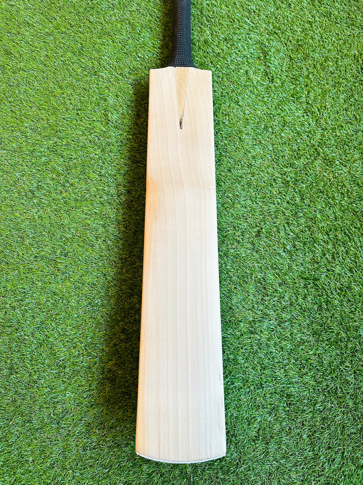 Plain Grade 1+ English Willow Cricket Bat | 38mm | Long Handle