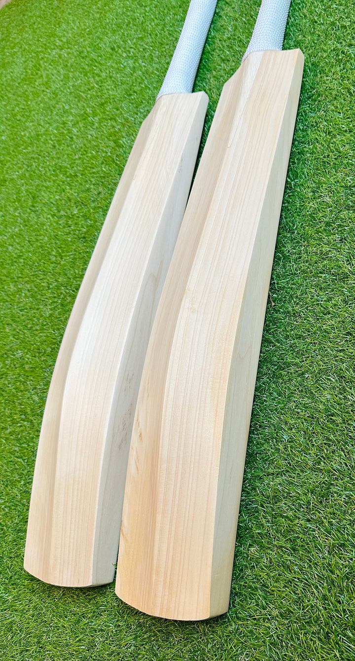 Plain Grade 1+ English Willow Cricket Bat | Full Spine Profile