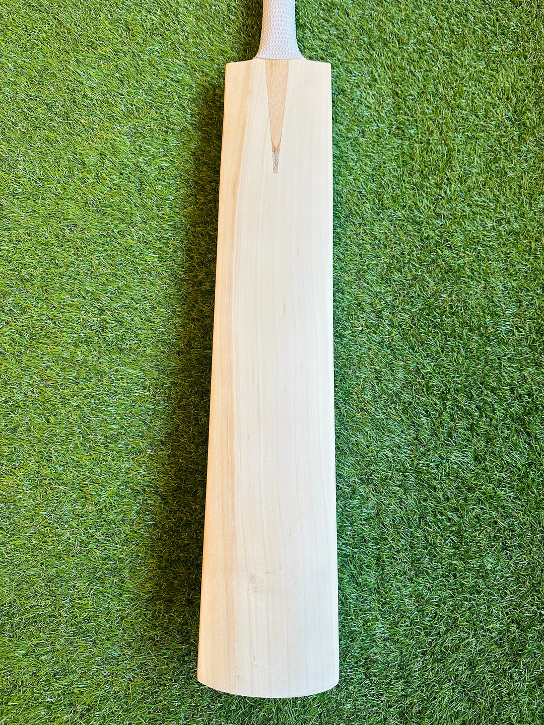 Plain Grade 2 English Willow Cricket Bat | Full Profile