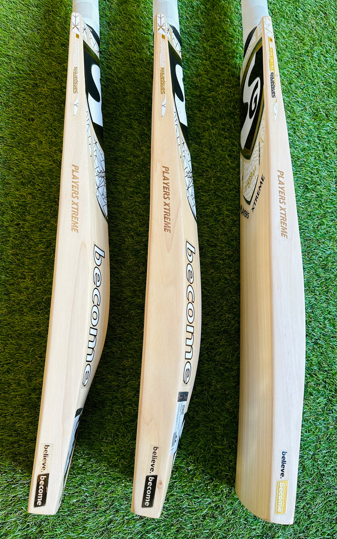 SG Players Xtreme Cricket Bat | 15 Grains