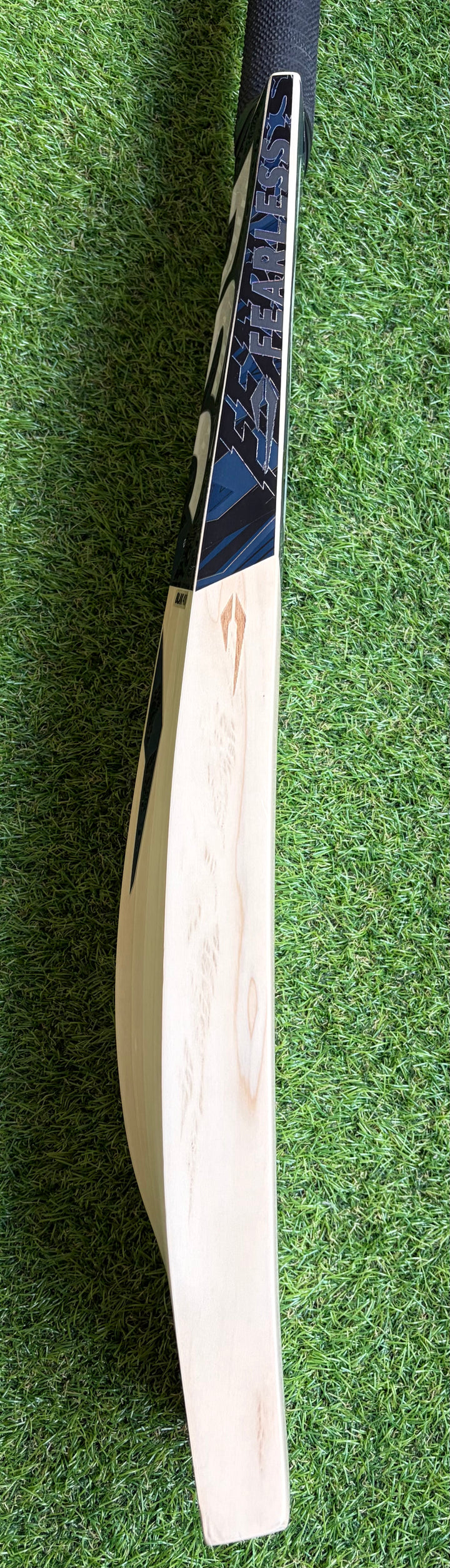 DSC Blak 400 Cricket Bat | 40mm Edges