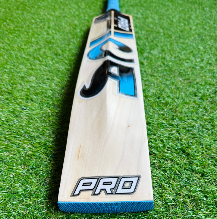 CA 7000 Pro Cricket Bat | Harrow Size