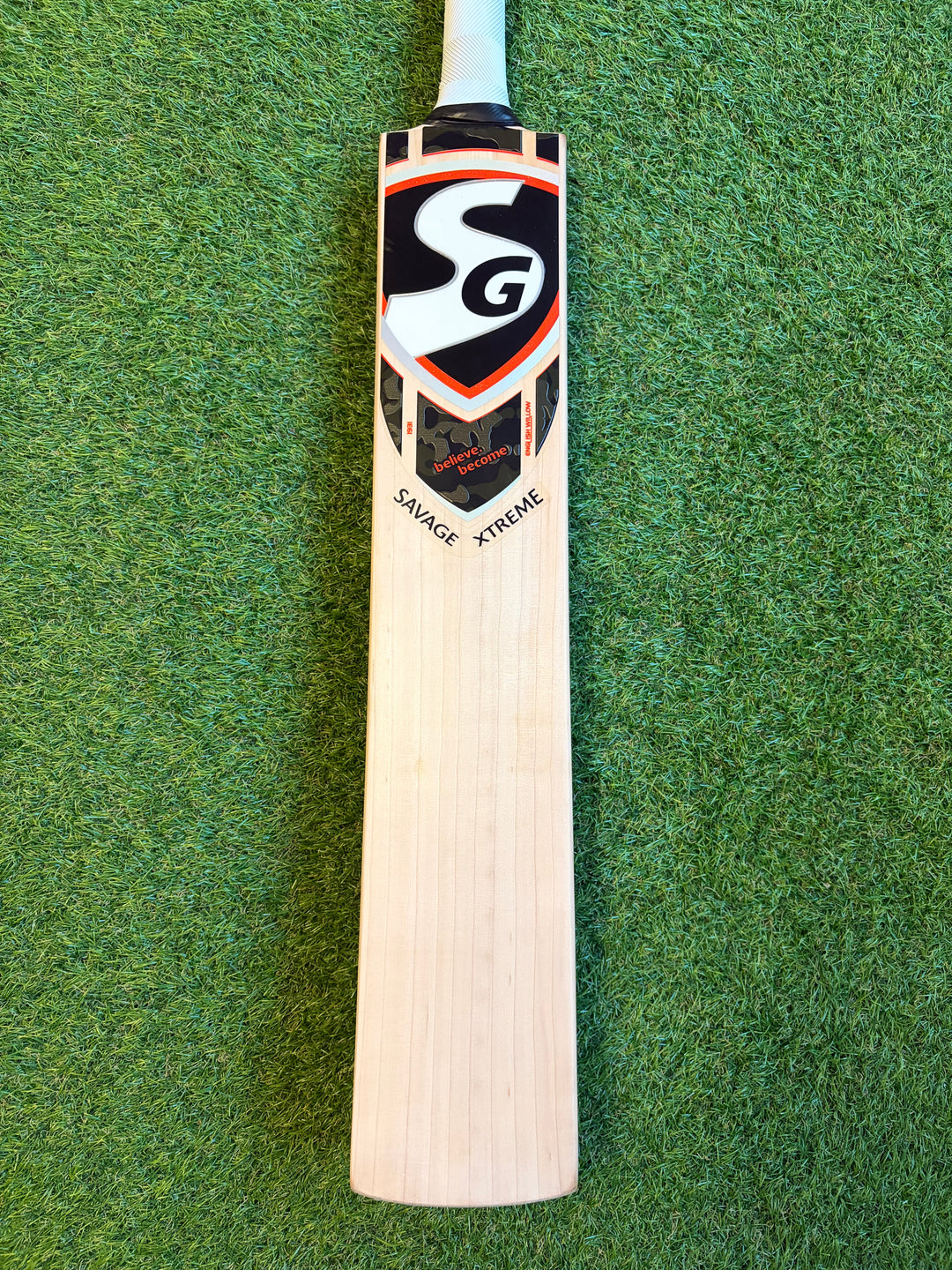 SG Savage Xtreme Pro Cricket Bat | 40mm Edges | Full Profile