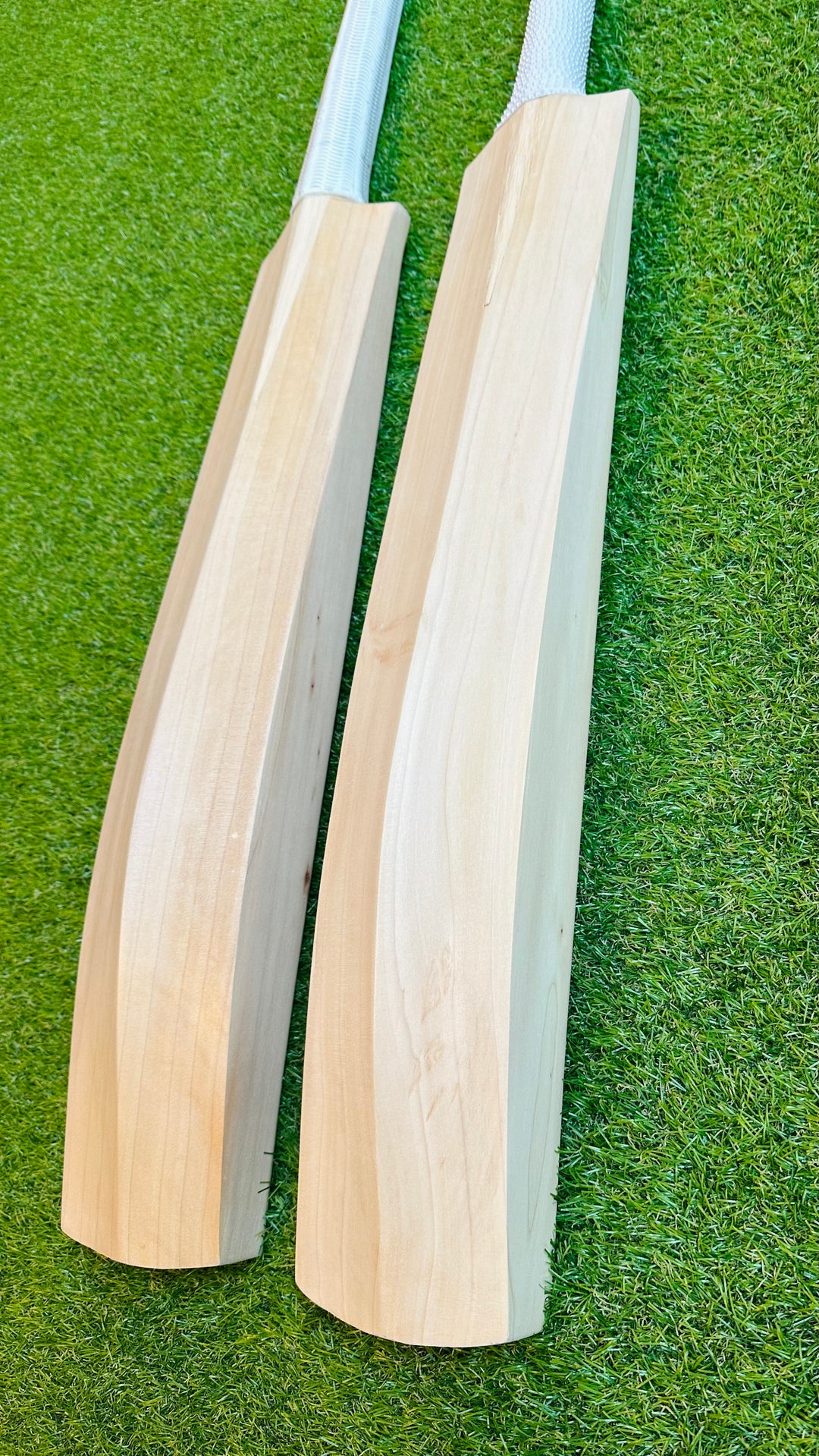 Plain Grade 1 English Willow Cricket Bats | Full Spine Profile | 40mm edges