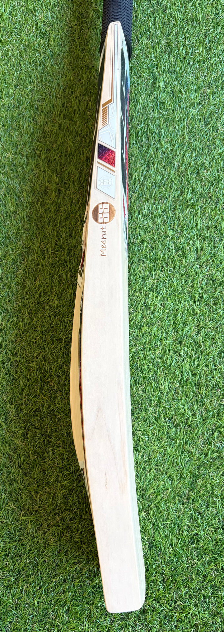 SS TON Gladiator Cricket Bat