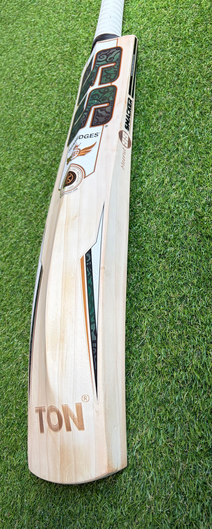 SS TON Smacker Signature Cricket Bat