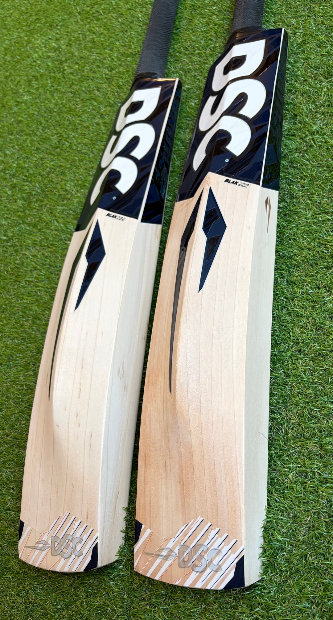 DSC Blak 222 Cricket Bat