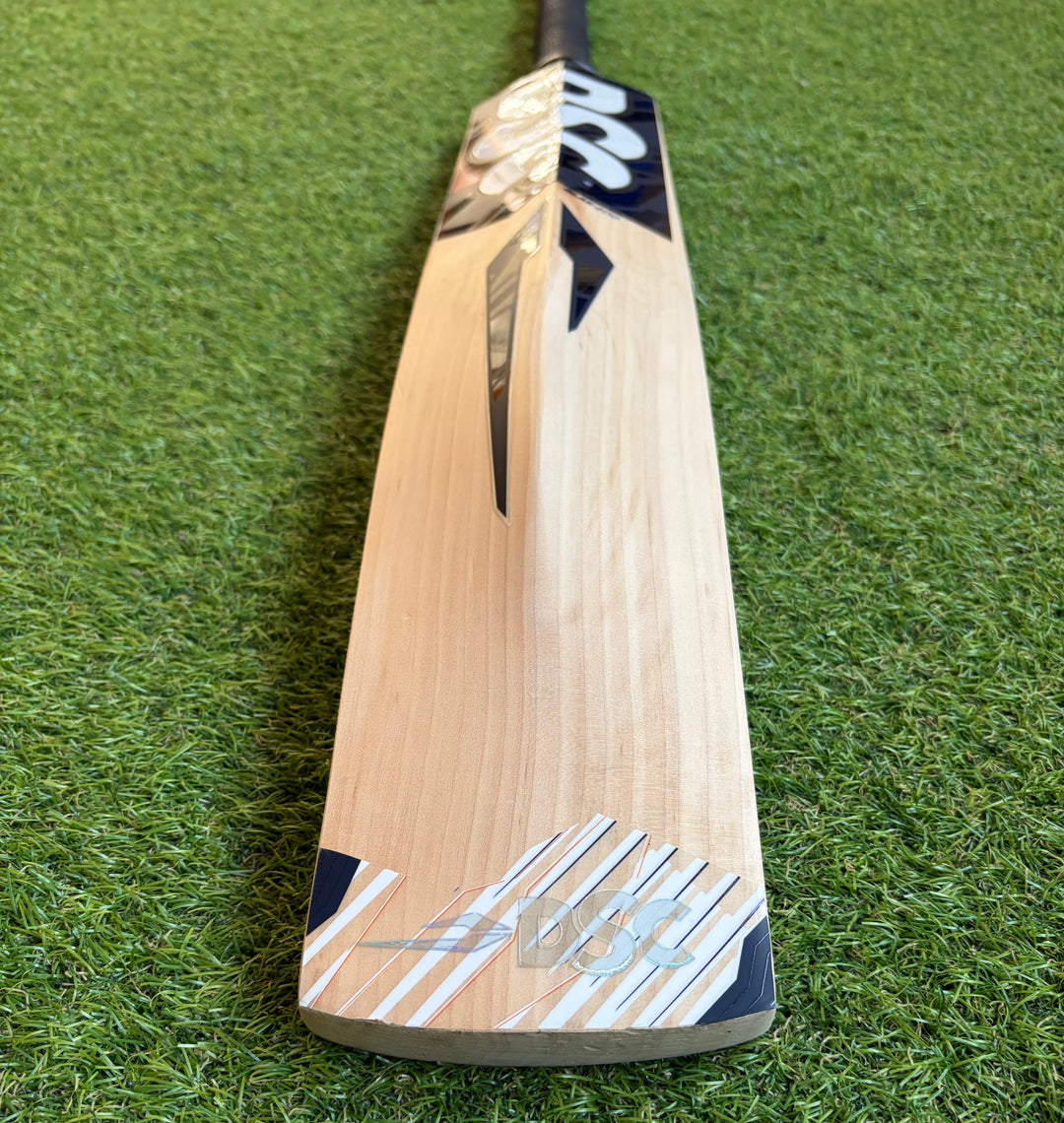 DSC Blak 400 Cricket Bat | 2lb 7oz