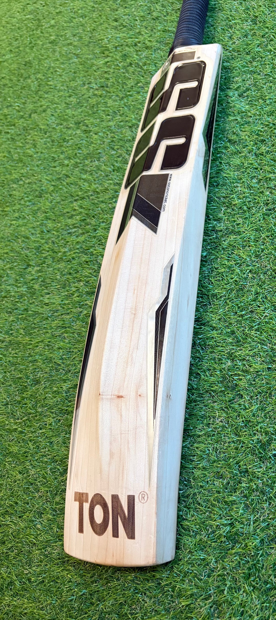 SS TON Limited Edition Cricket Bat | Size 5