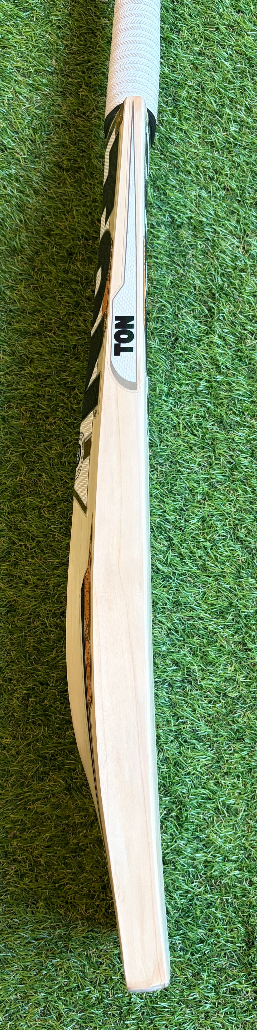 TON Super Cricket Bat | Size 5