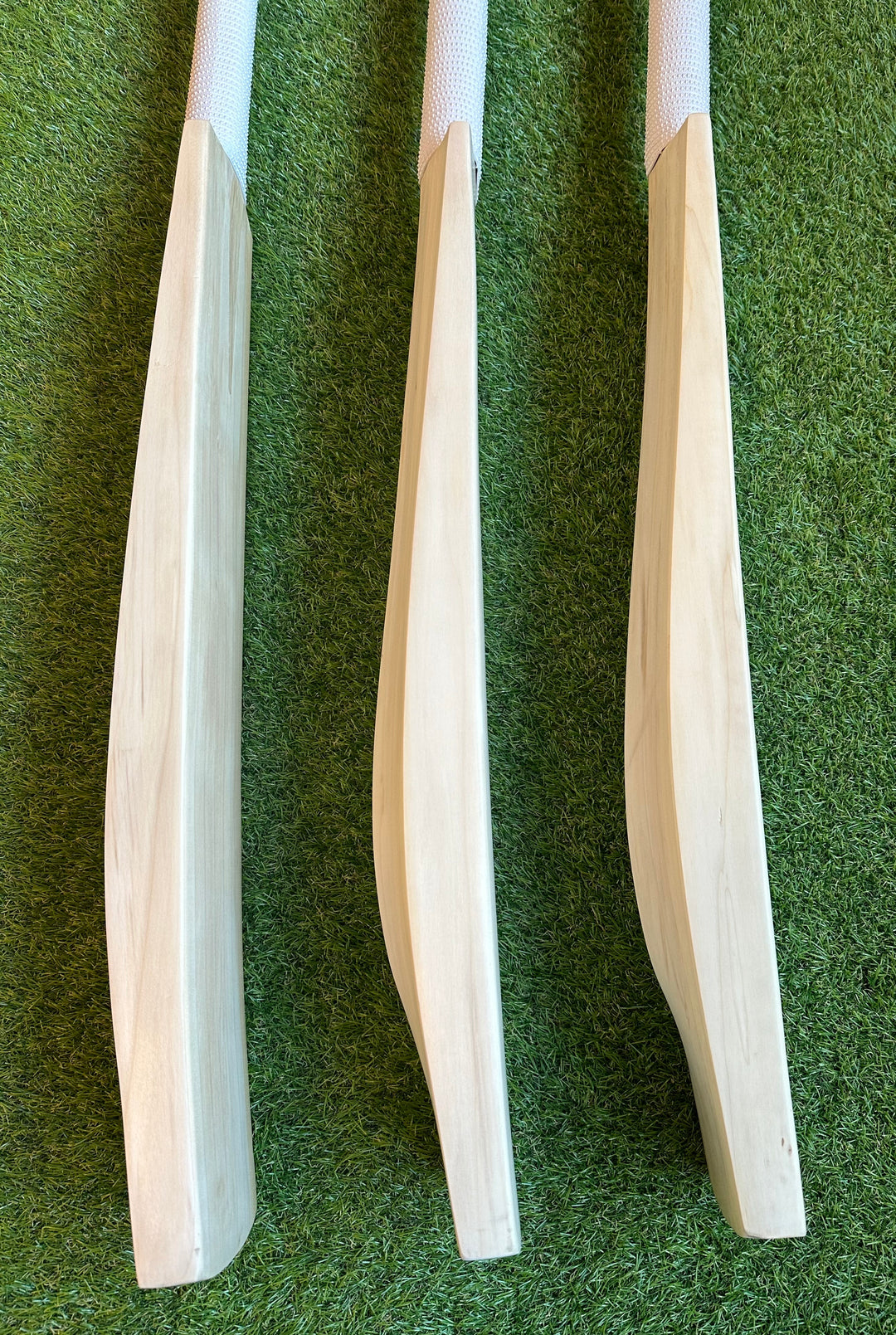 Plain Custom Grade 2 Cricket Bat | Duckbill Profile