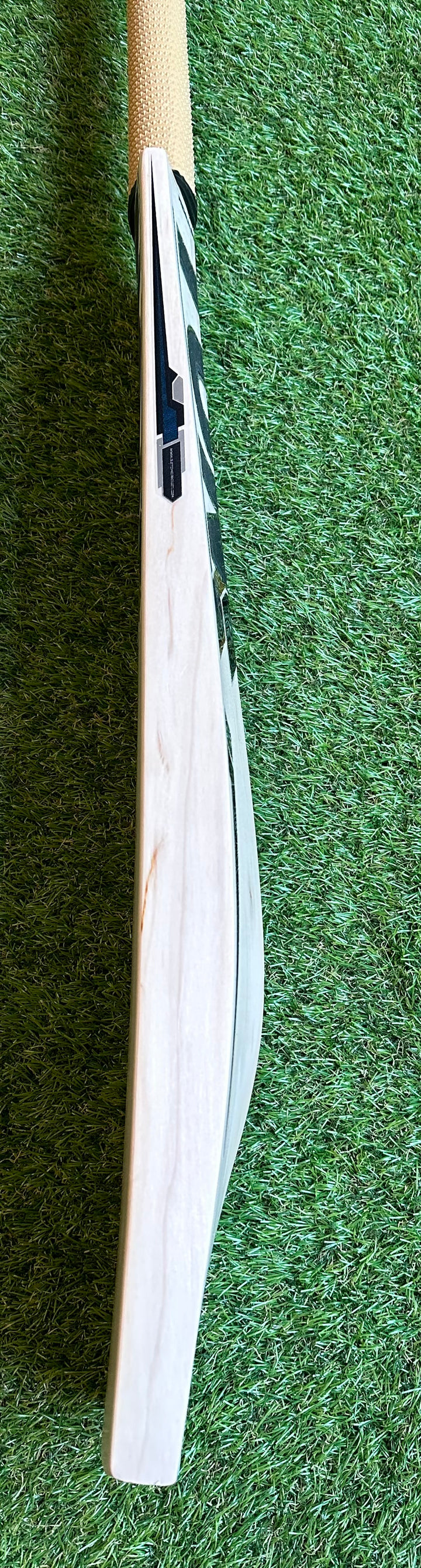 TON Gutsy Edition Cricket Bat