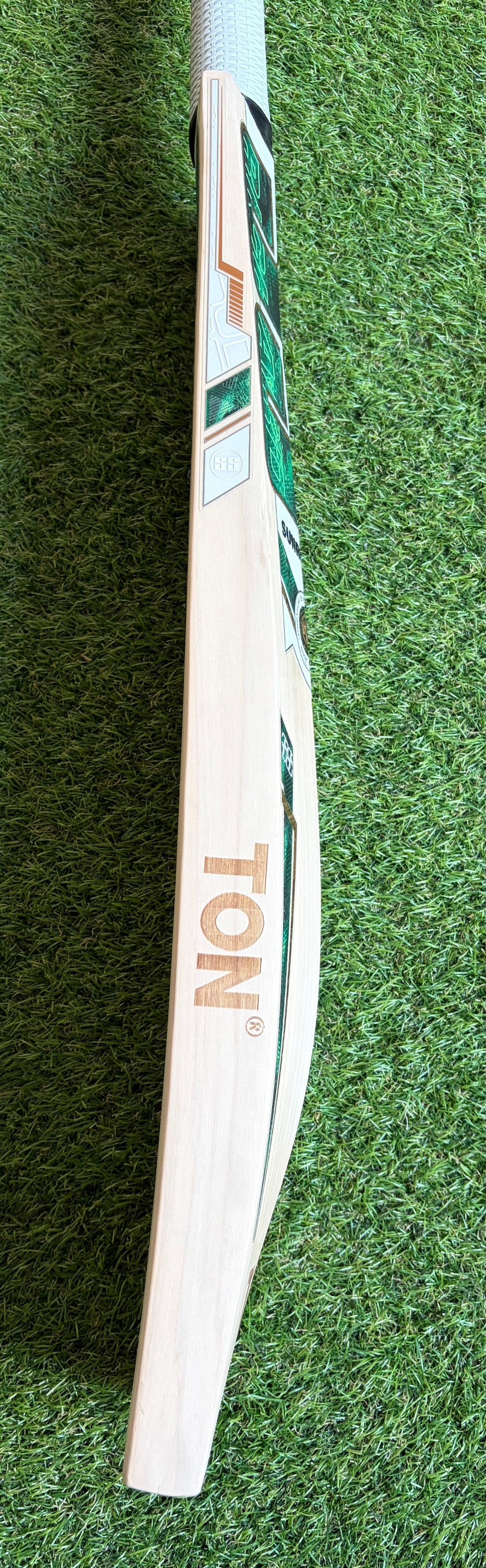 SS TON Sir Richards Cricket Bat | Massive Profile