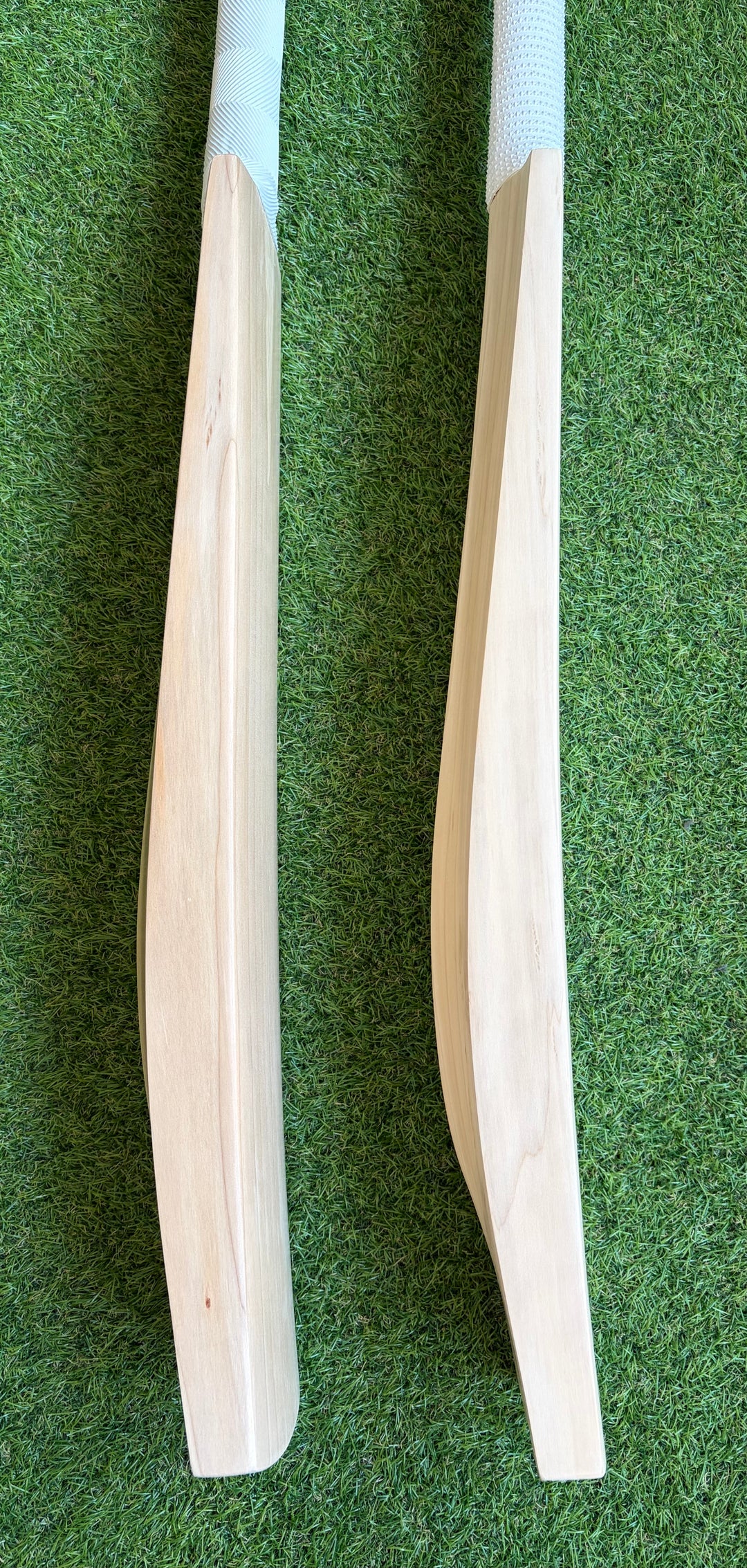 Plain Grade 1 English Willow Cricket Bat | Duckbill Profile