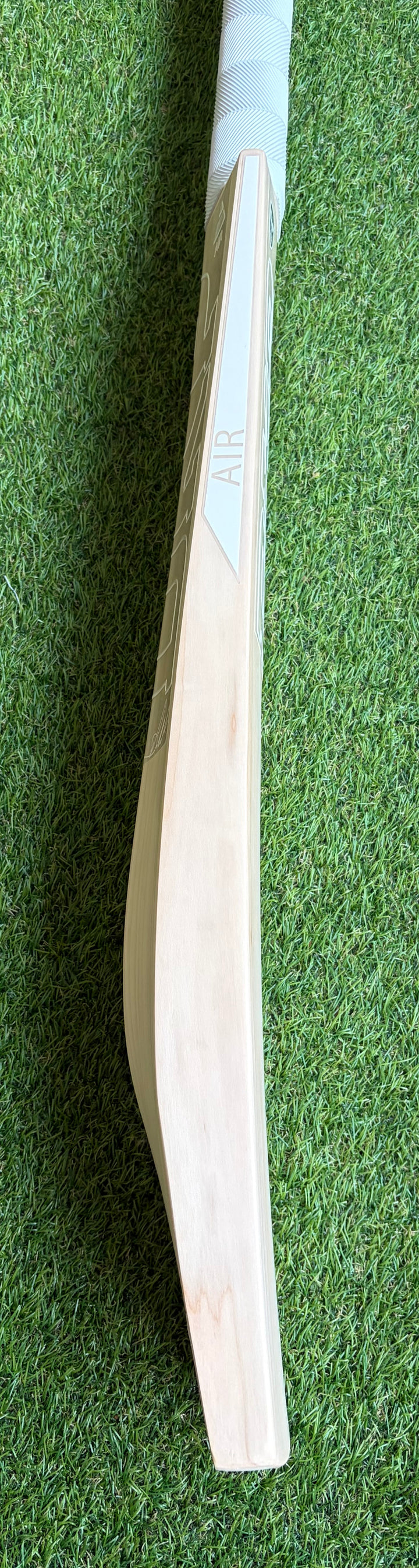 DKP Air Cricket Bat | 15 Grains | Grade 1+