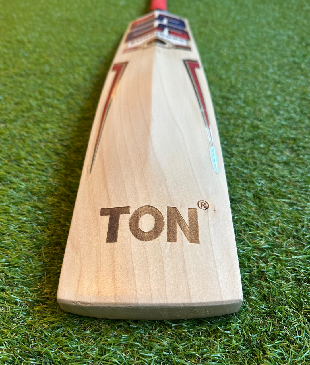 SS TON Sir Richards Cricket Bat | Massive Profile