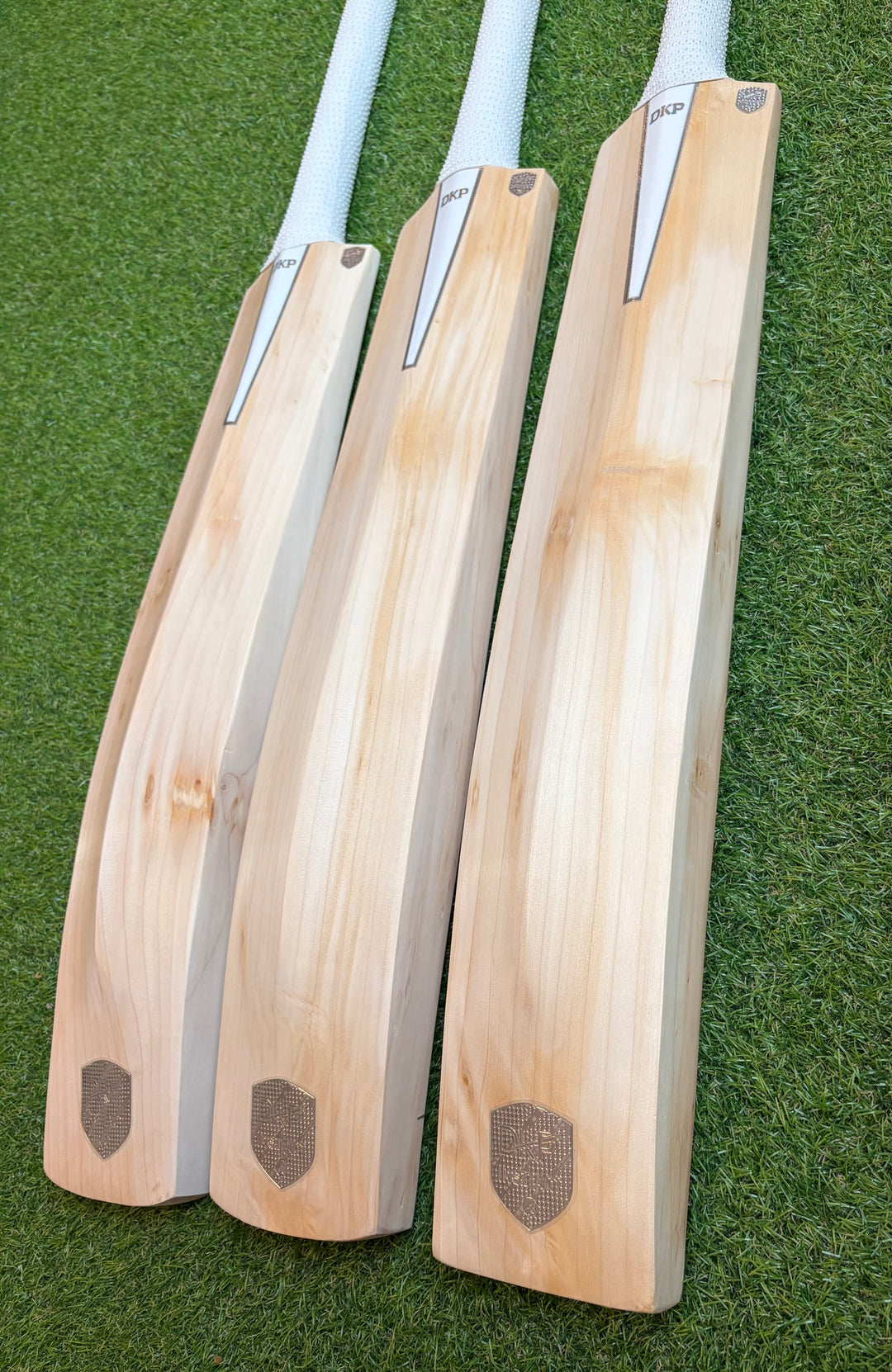 DKP Pro Butterfly Cricket Bat