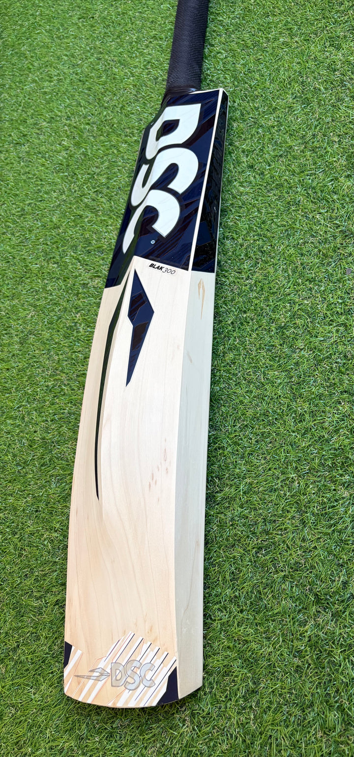DSC Blak 300 Cricket Bat