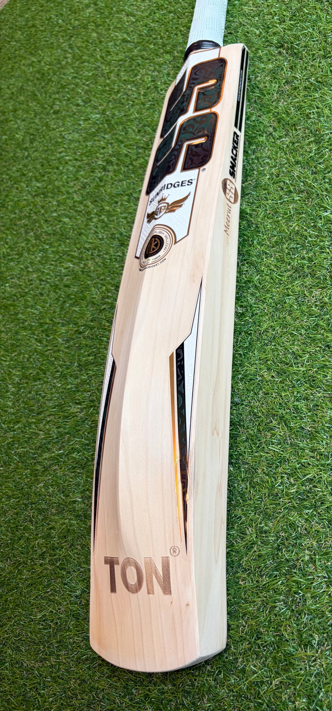 SS TON Smacker Signature Cricket Bat
