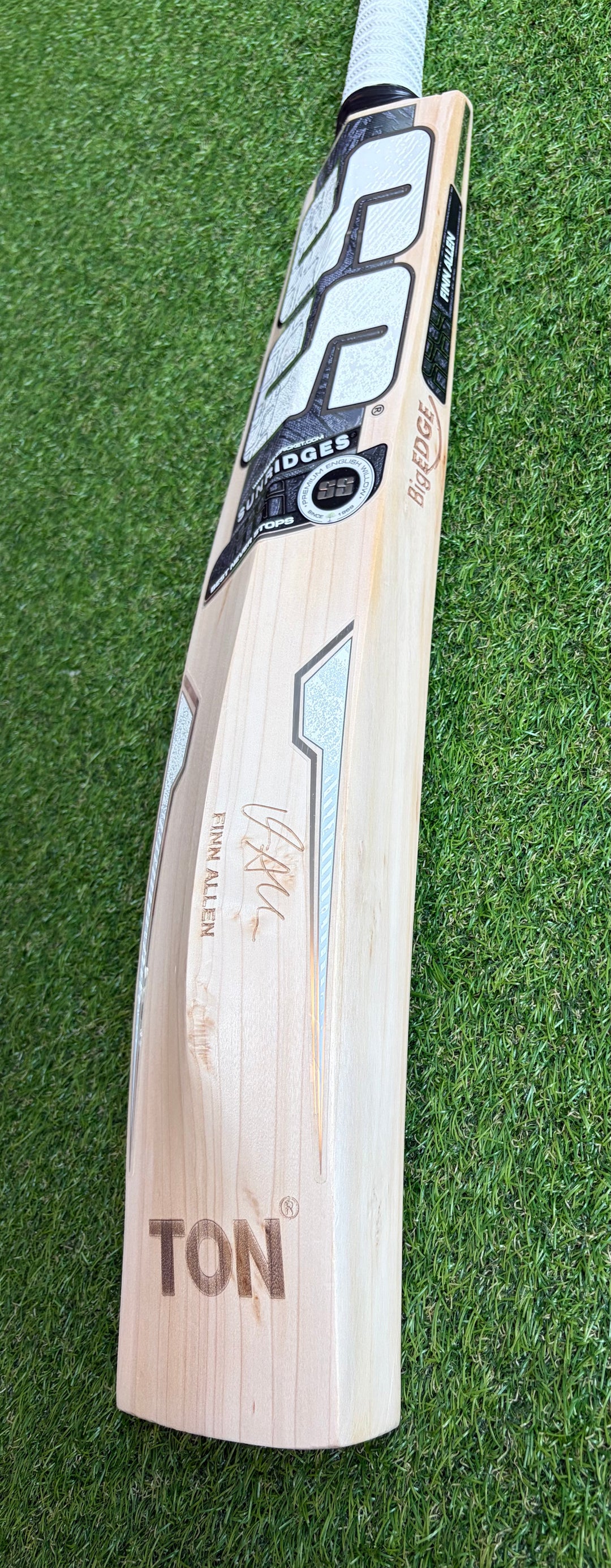 SS TON Players Pro Finn Allen Cricket Bat