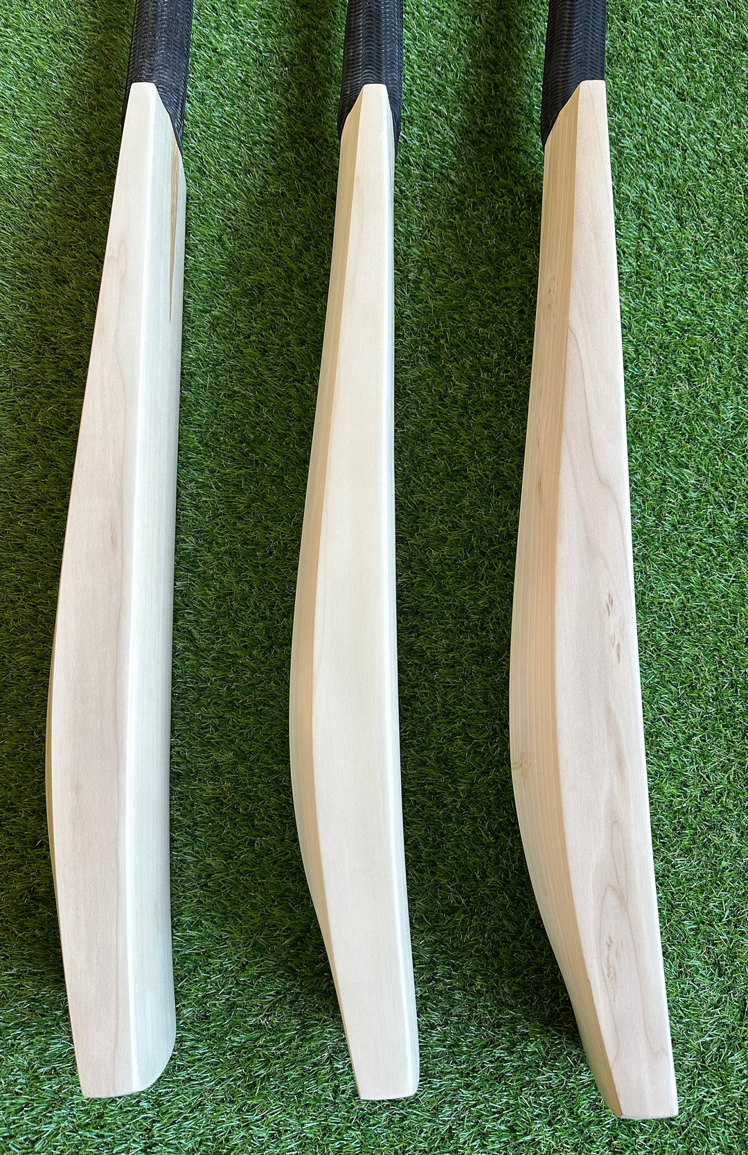 Plain Full Profile Cricket Bat |  Grade 1+ | Low Middle | Heavyweight