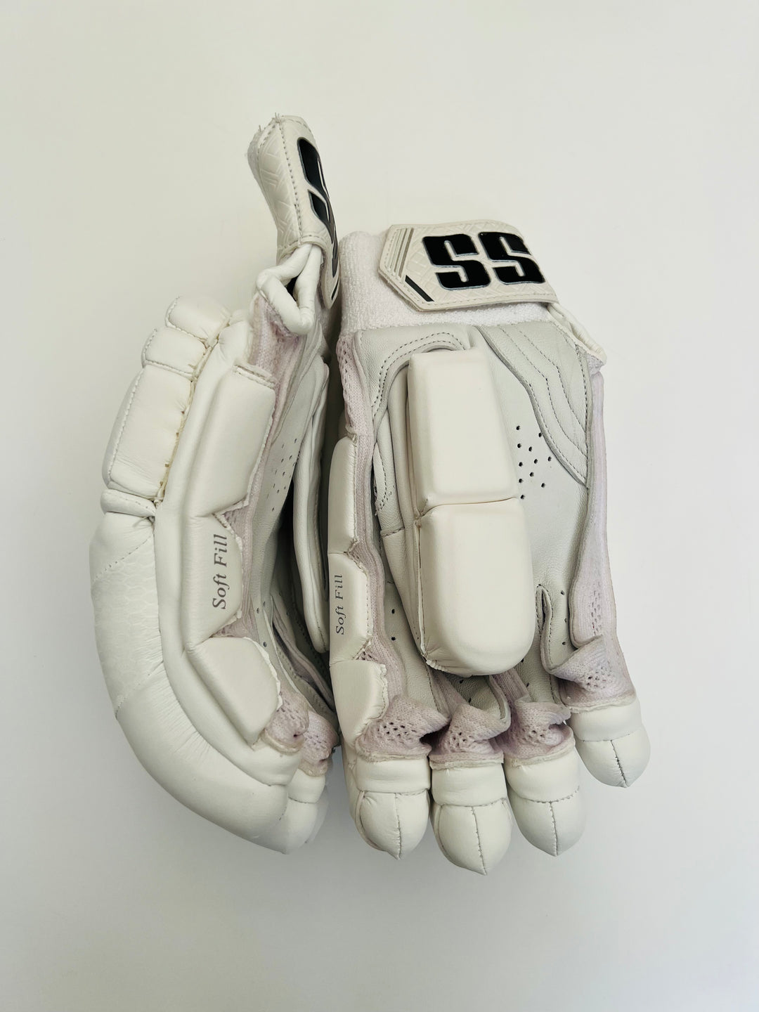 SS TON Super Test White Cricket Batting Gloves